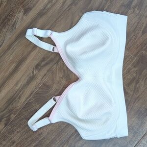 Triaction by Triumph Free Motion W Bra